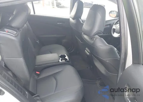 2017 Toyota Prius Prime z USA, uszkodzony, nr VIN JTDKARFP8H3018304